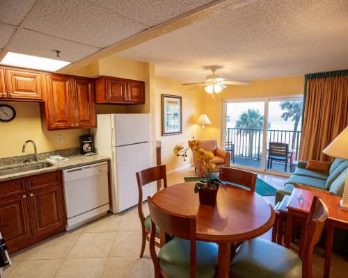 Tropic Sun Towers Phase I & II - 3 Nights – photo 1