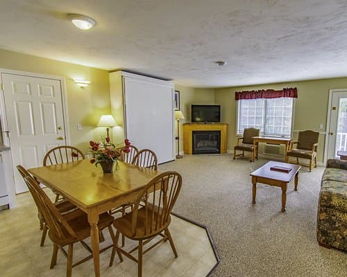 The Suites at Eastern Slope Inn – photo 1