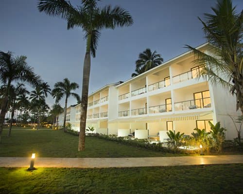 Viva V- Samaná by Wyndham (only adults)