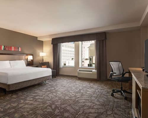 Hilton Garden Inn San Antonio Downtown Riverwalk - 5 Nights – photo 1