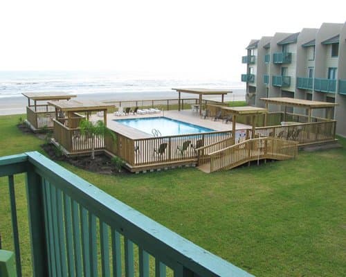 Peregrine Townhomes at San Luis Pass – photo 3