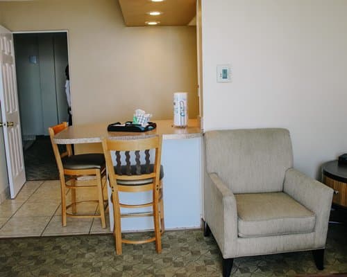Outrigger Beach Club – photo 5