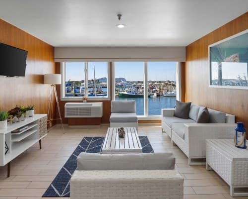 Club Wyndham Inn On Long Wharf - 2 Nights – photo 8