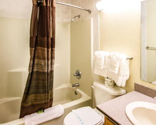 Crown Point Condominiums – photo 19