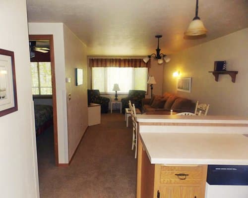 Waterbury Inn – photo 1