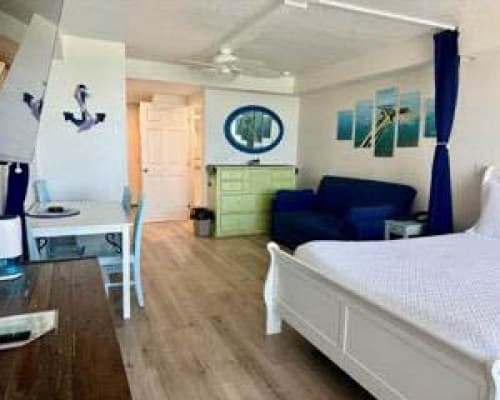 Georgian Inn Beach Club – photo 13