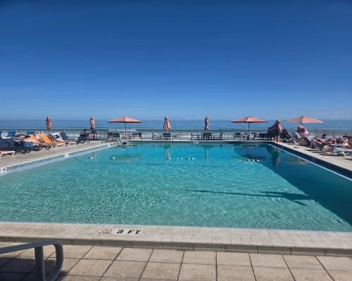 Georgian Inn Beach Club – photo 8