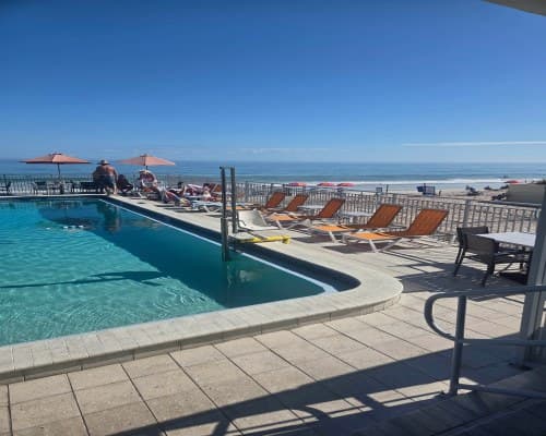 Georgian Inn Beach Club – photo 10