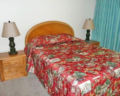 Laurel Point Resort – photo 22