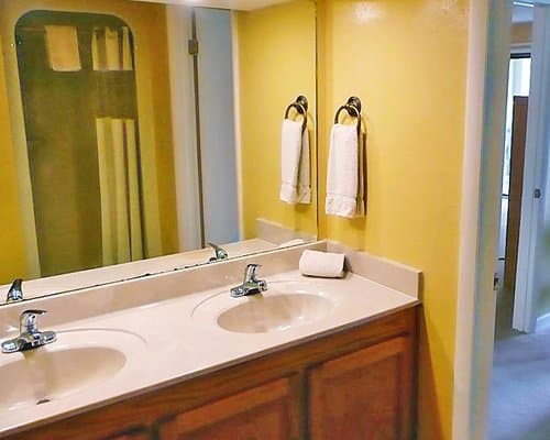 Laurel Point Resort – photo 29