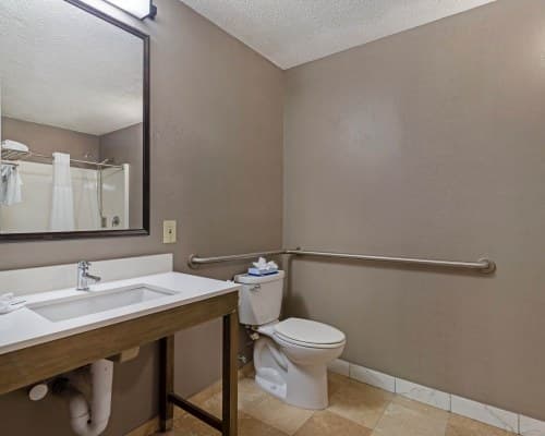 Best Western Savannah Historic District - 5 Nights – photo 28