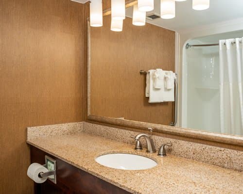 Clarion Pointe Harrisonburg – photo 8