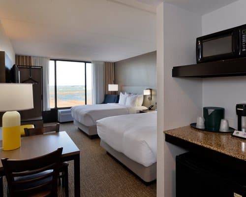 Holiday Inn Express Hotel & Suites- North – photo 4